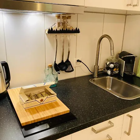 Your Pied-a-terre In Daire *